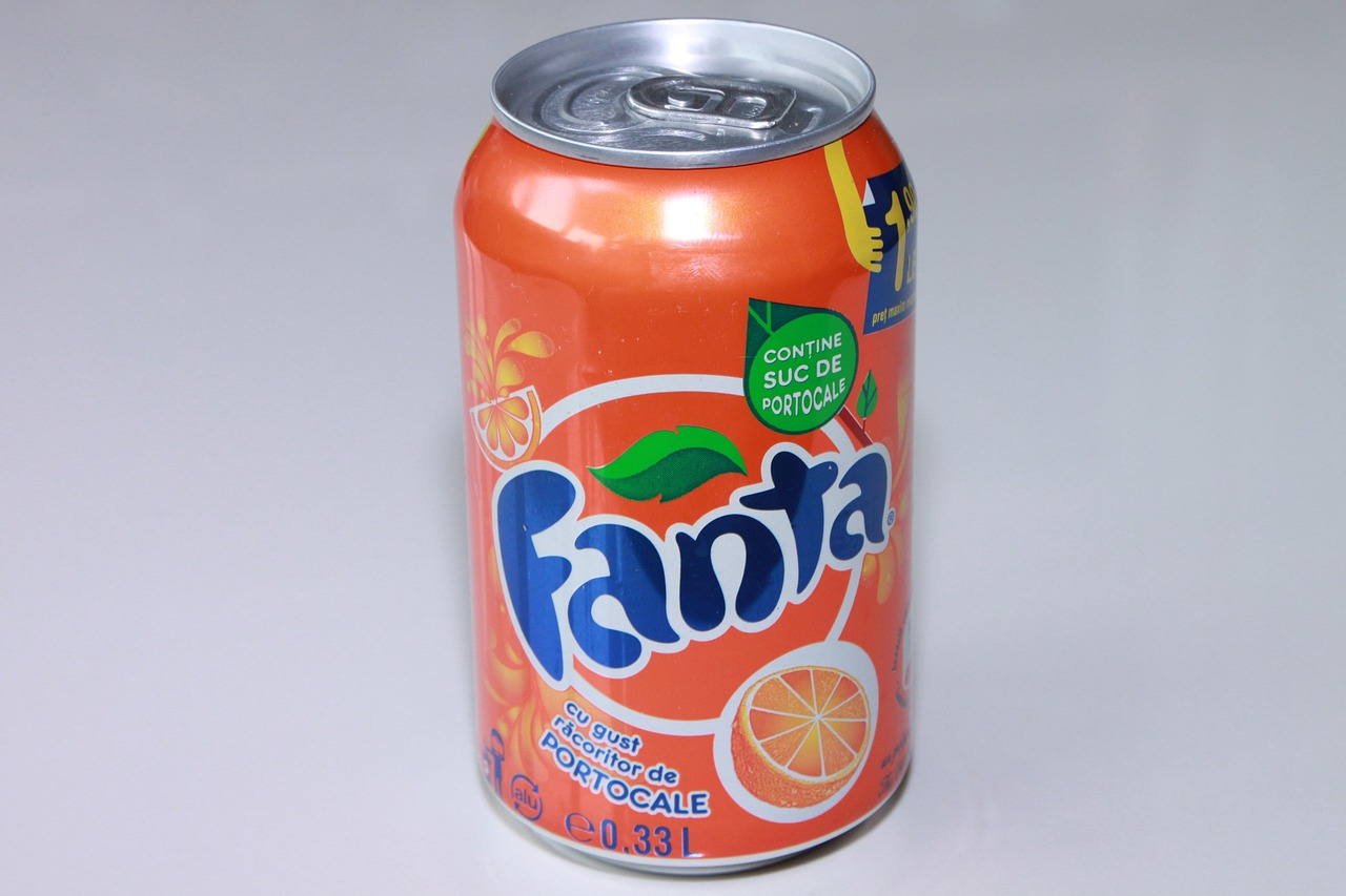 Una versione moderna della lattina Fanta