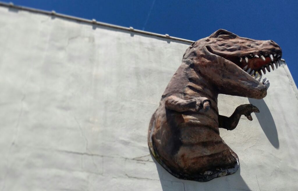 opera dedicata ai dinosauri