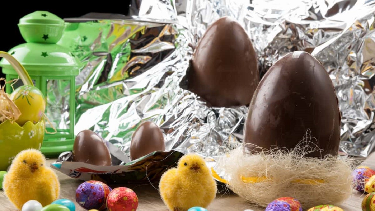 Uova di Pasqua e ovetti di cioccolato