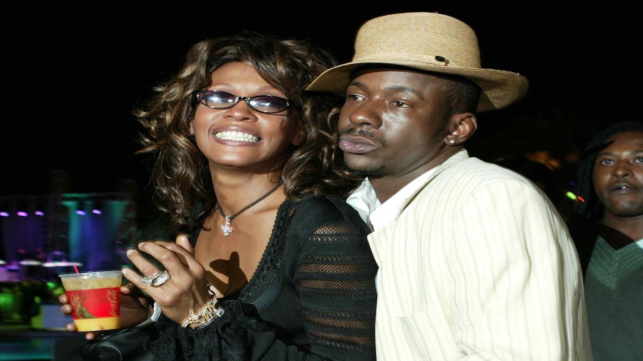 Whitney Houston in una foto con il marito Bobby Brown. Fonte: people.com