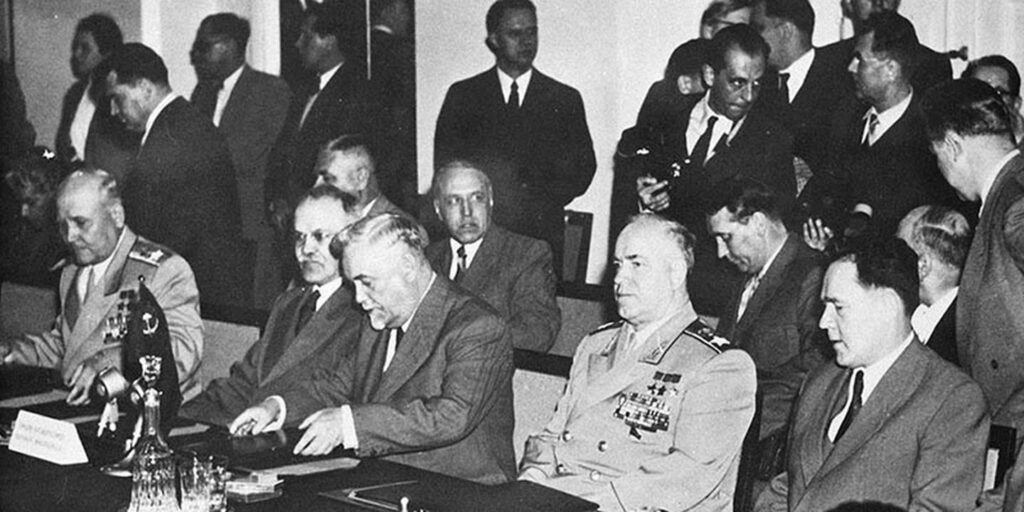 Generali presenti alla sigla del Patto di Varsavia