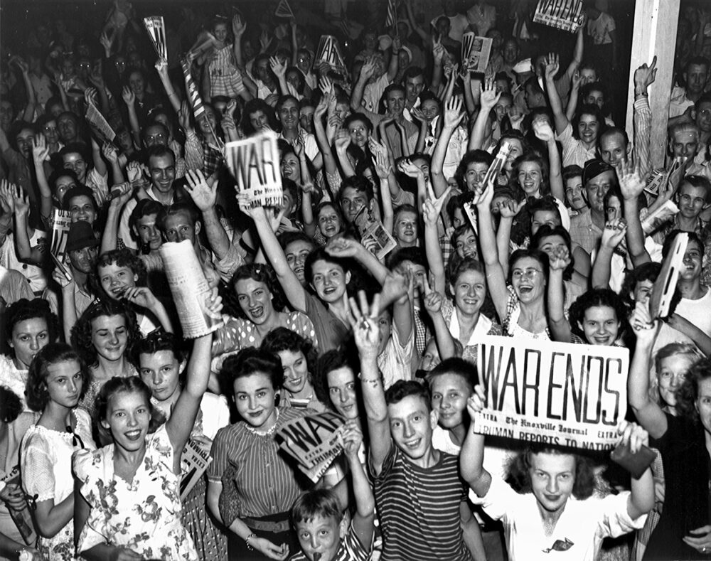Festeggiamenti per la fine della Seconda Guerra Mondiale