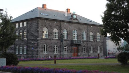 L'Alþingishúsið (Althingishus), il palazzo del Parlamento islandese a Reykjavík