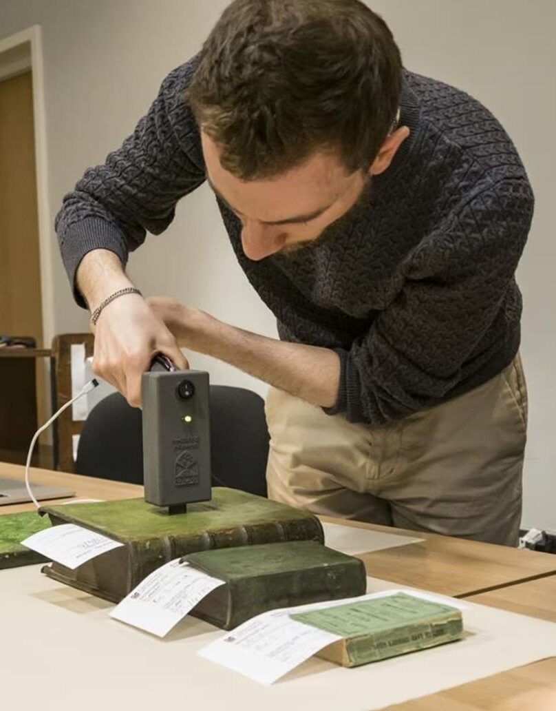 Bibliotecario della St Andrews’ in azione