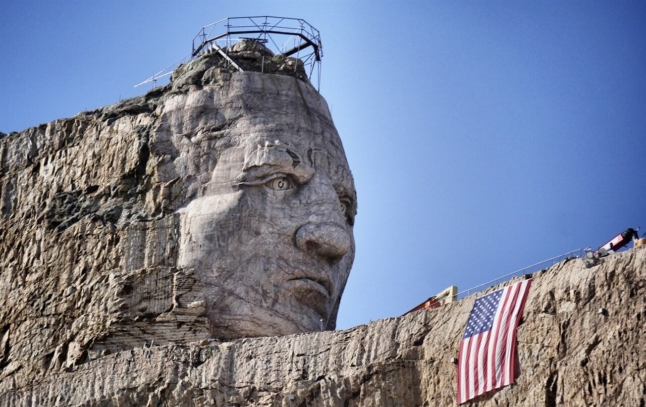 Il monumento a Cavallo Pazzo in costruzione in Sud Dakota
