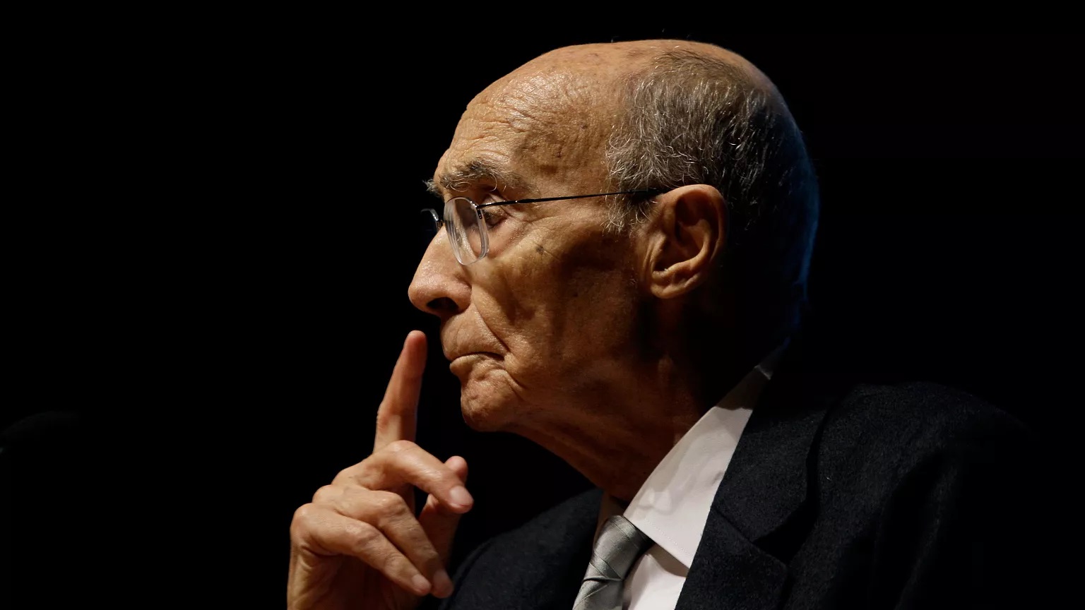 75 frasi imperdibili di José Saramago su vita, amore e società, per ricordarlo a 15 anni dalla sua morte 75 frasi imperdibili di José Saramago su vita, amore e società, per ricordarlo a 15 anni dalla sua morte