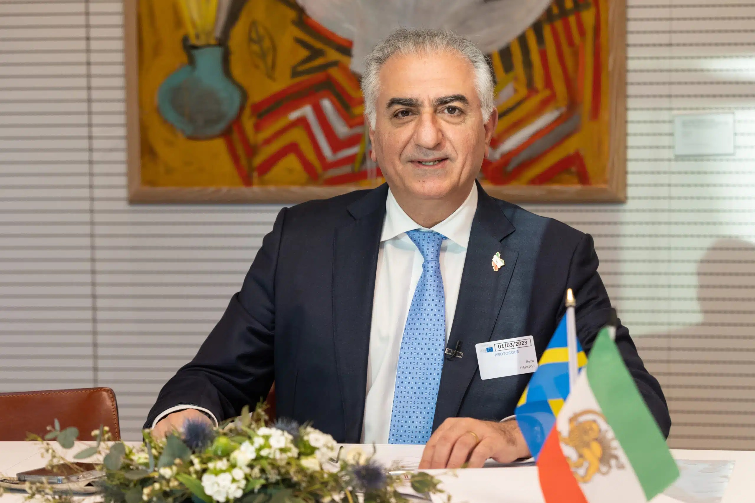 Chi è Reza Pahlavi, il figlio dello Scià di Persia che si candida a guidare l’Iran (ma non vuole essere re) Chi è Reza Pahlavi, il figlio dello Scià di Persia che si candida a guidare l’Iran (ma non vuole essere re)
