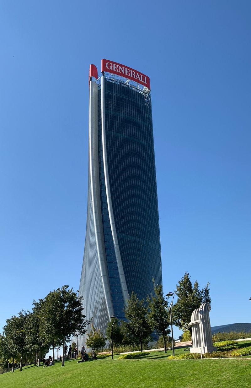 Torre Hadid verticale