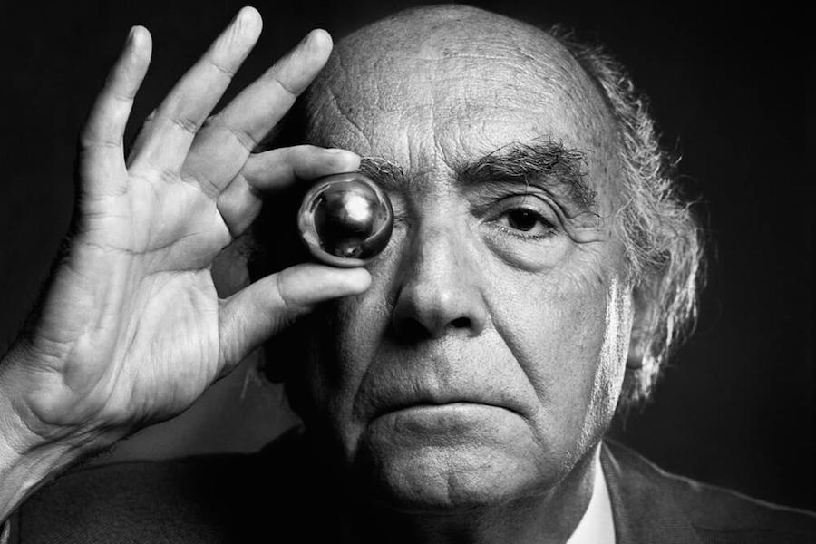 Un bellissimo primo piano di José Saramago