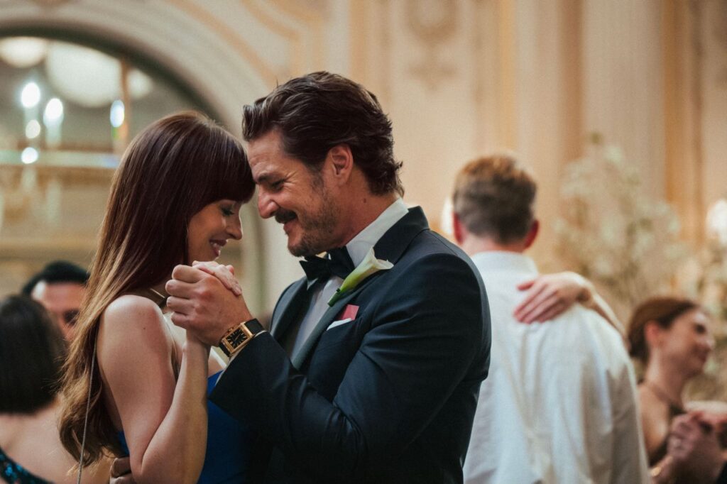 Una scena di Material Love