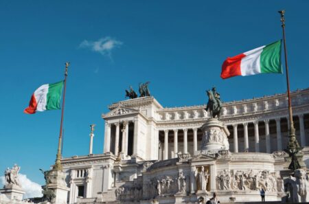 Vittoriano con Bandiere