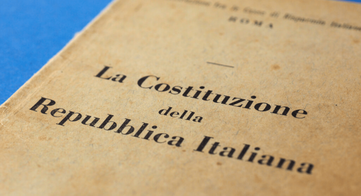 La Costituzione Italiana regola anche un eventuale coinvolgimento bellico