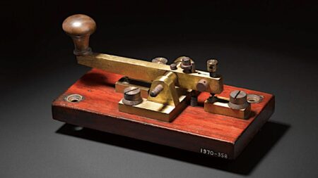 Un tasto telegrafico per telegrafo elettrico custodito al Science Museum di Londra