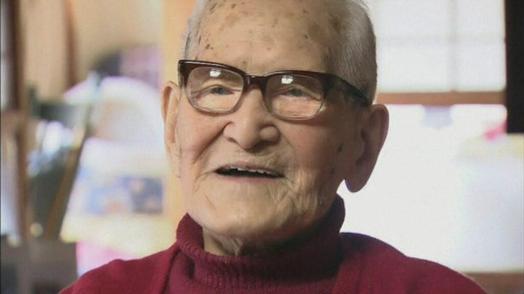 Il supercentenario giapponese Jirōemon Kimura, l'uomo più longevo di tutti i tempi, morì nel 2013 all'età di 116 anni e 54 giorni