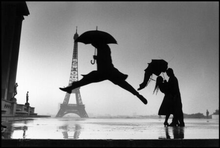 Punta, scatta e... la magia della fotografia di Henri Cartier-Bresson (fonte Moked)