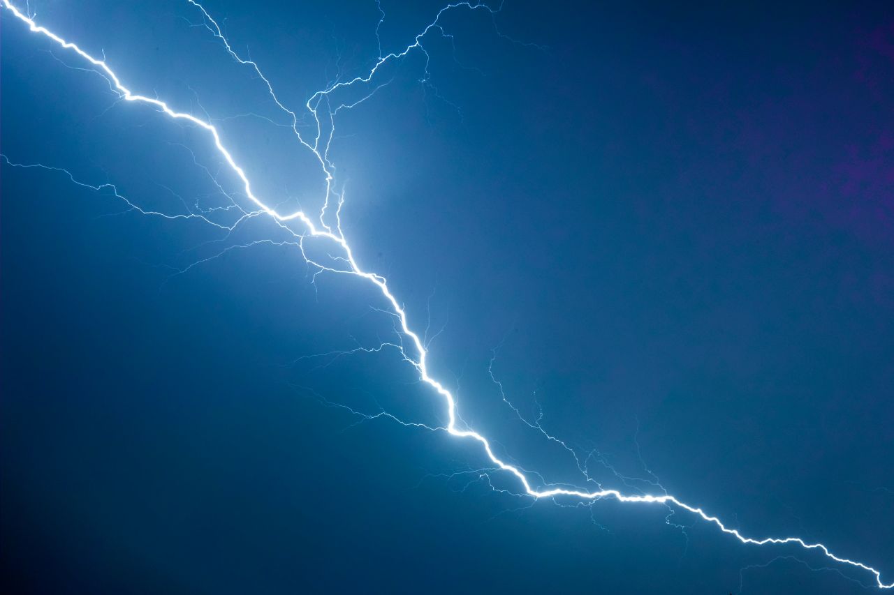 fulmine nel cielo