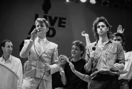 Alcuni artisti sul palco del Live David Bowie, The Who, Paul McCartney