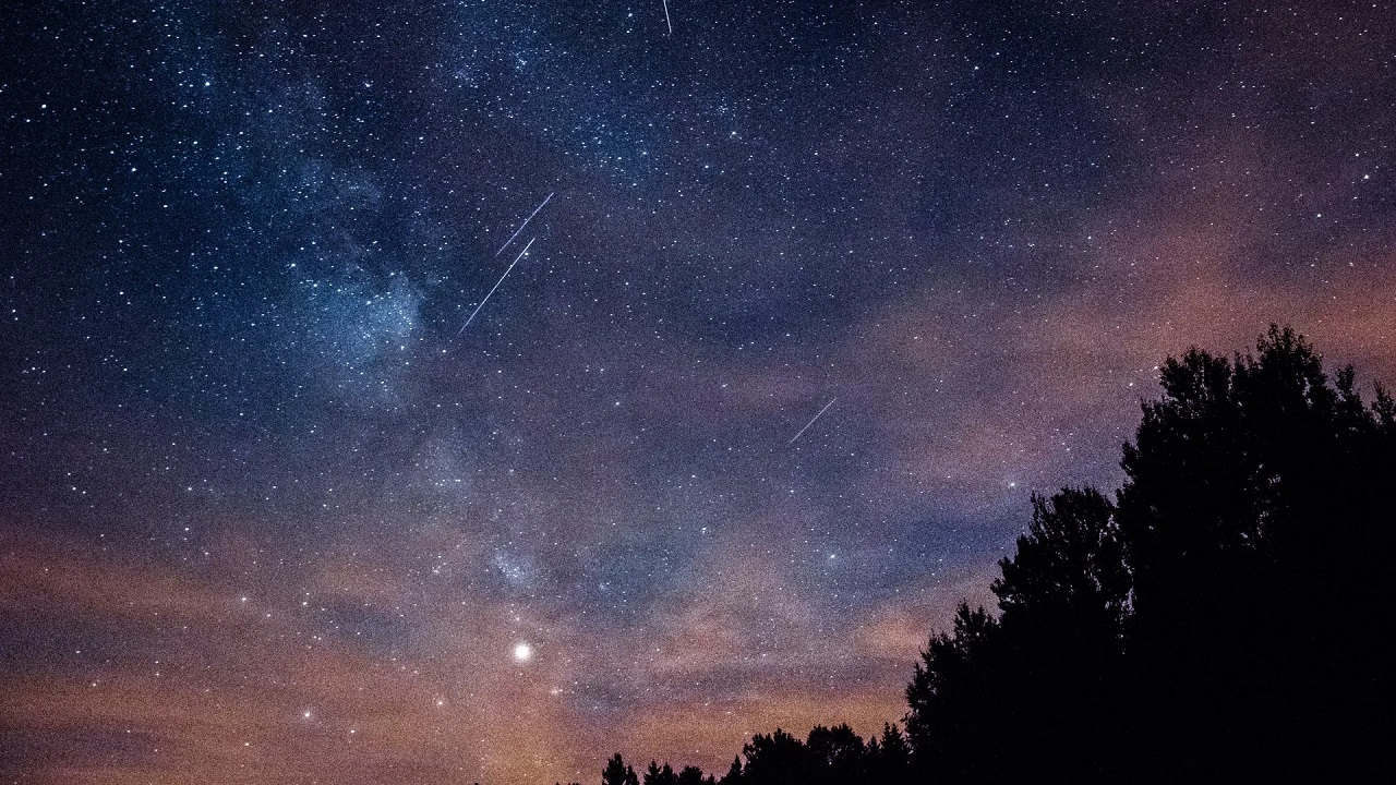I luoghi isolati lontani dalle luci della città sono ideali per scorgere il passaggio delle Perseidi