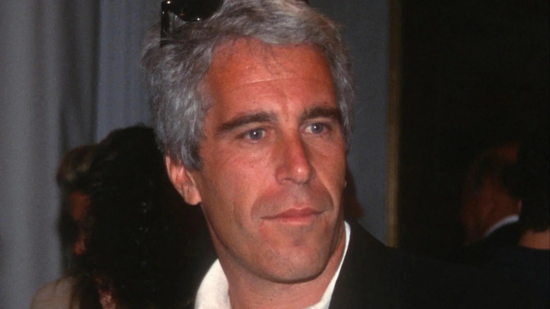 Lettere, tigri e Lolita: nella tana del “vampiro” Epstein arrivavano gli auguri dei potenti Lettere, tigri e Lolita: nella tana del “vampiro” Epstein arrivavano gli auguri dei potenti