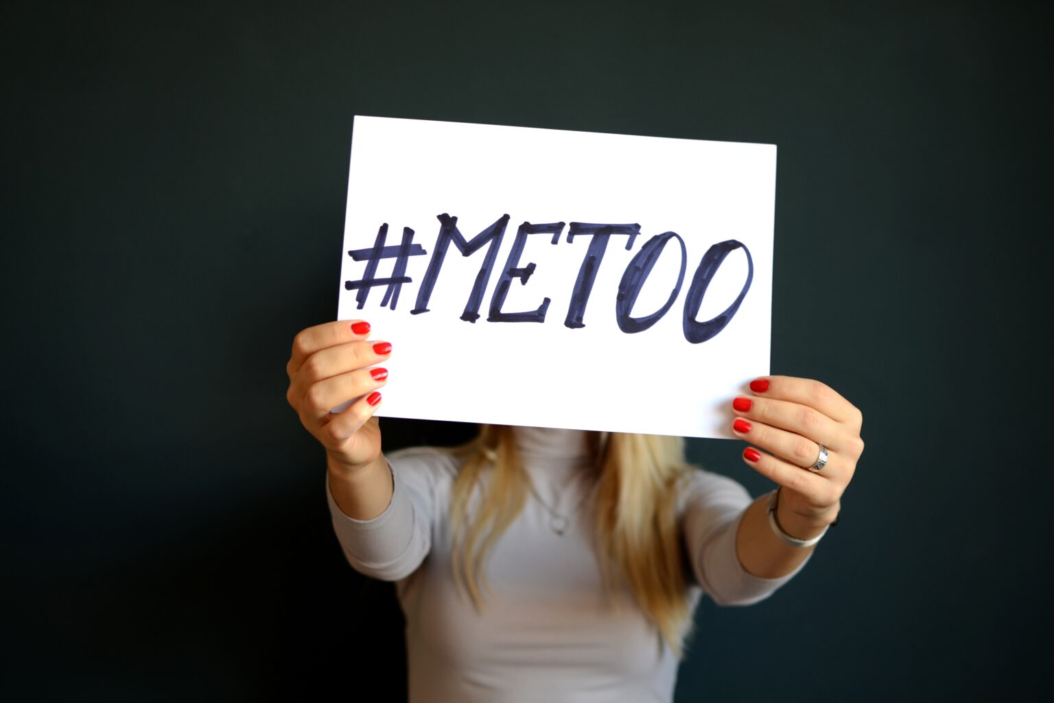 Due giornaliste, una penna e un colosso a pezzi: Anche io e la vera storia che ha acceso il #MeToo Il #metoo, il movimento nato dallo scandalo Weinstein