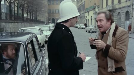 La scena di "Amici Miei" in cui il conte Mascetti usa la Supercazzola con un vigile urbano
