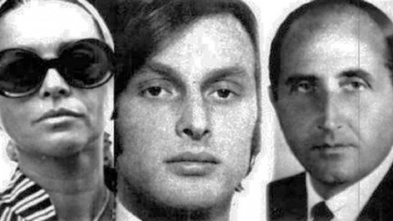 I coniugi Casati Stampa e, al centro, il giovane Massimo Minorenti