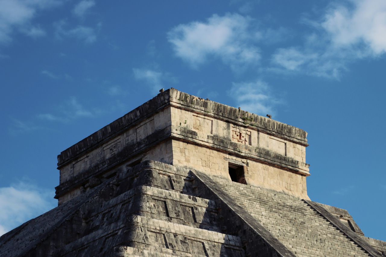 dettaglio palazzo azteco