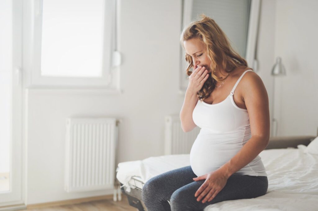 donna incinta con nausea