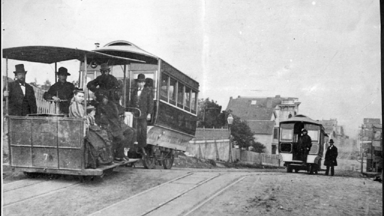 Due carrozze della Clay Street Hill Railroad nel 1873