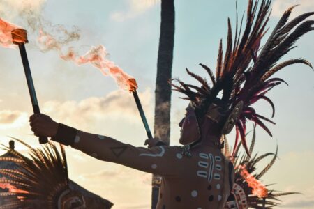 rappresentazione di un guerriero azteco