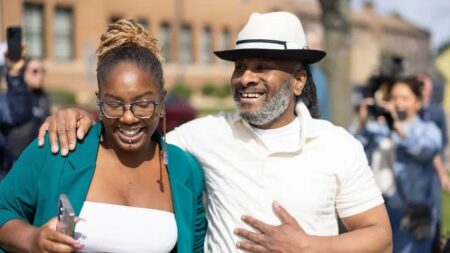 Bryan Hooper finalmente libero