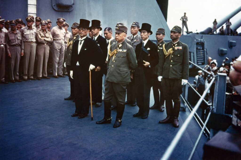 I delegati giapponesi pronti alla resa