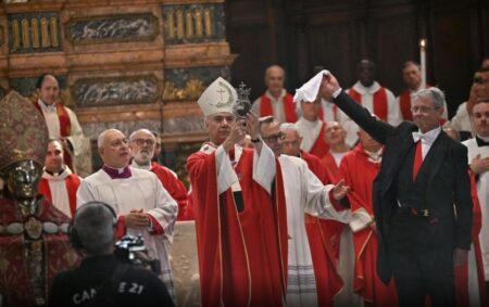 Il momento della liquefazione del sangue di San Gennaro