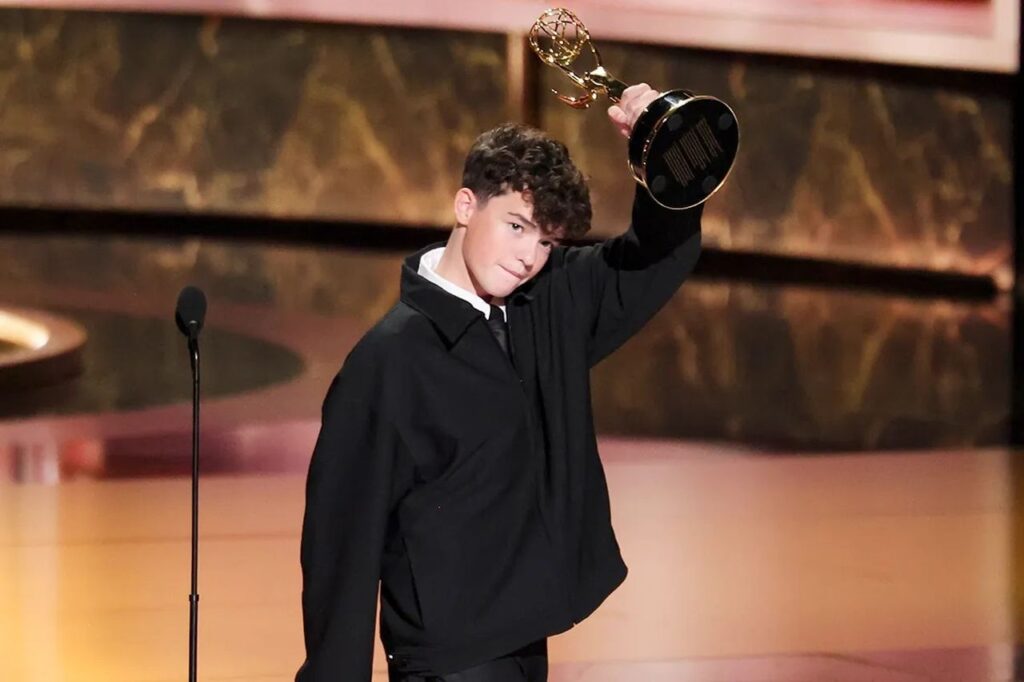 Owen Cooper con l'Emmy