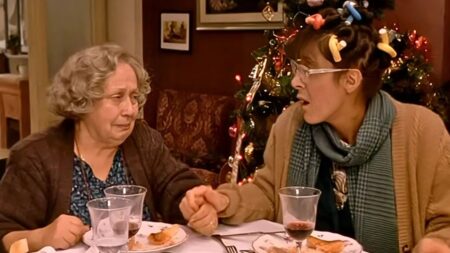 Pia Velsi e Marina Confalone in Parenti serpenti