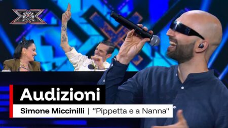 Simone Miccinilli mentre canta Pippetta e a nanna