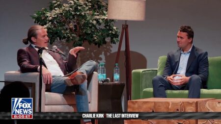 L’ultima intervista di Charlie Kirk: un’ora prima dell’assassinio, parlava di Musk (che lo ha rilanciato) Ultima intervista di Kirk