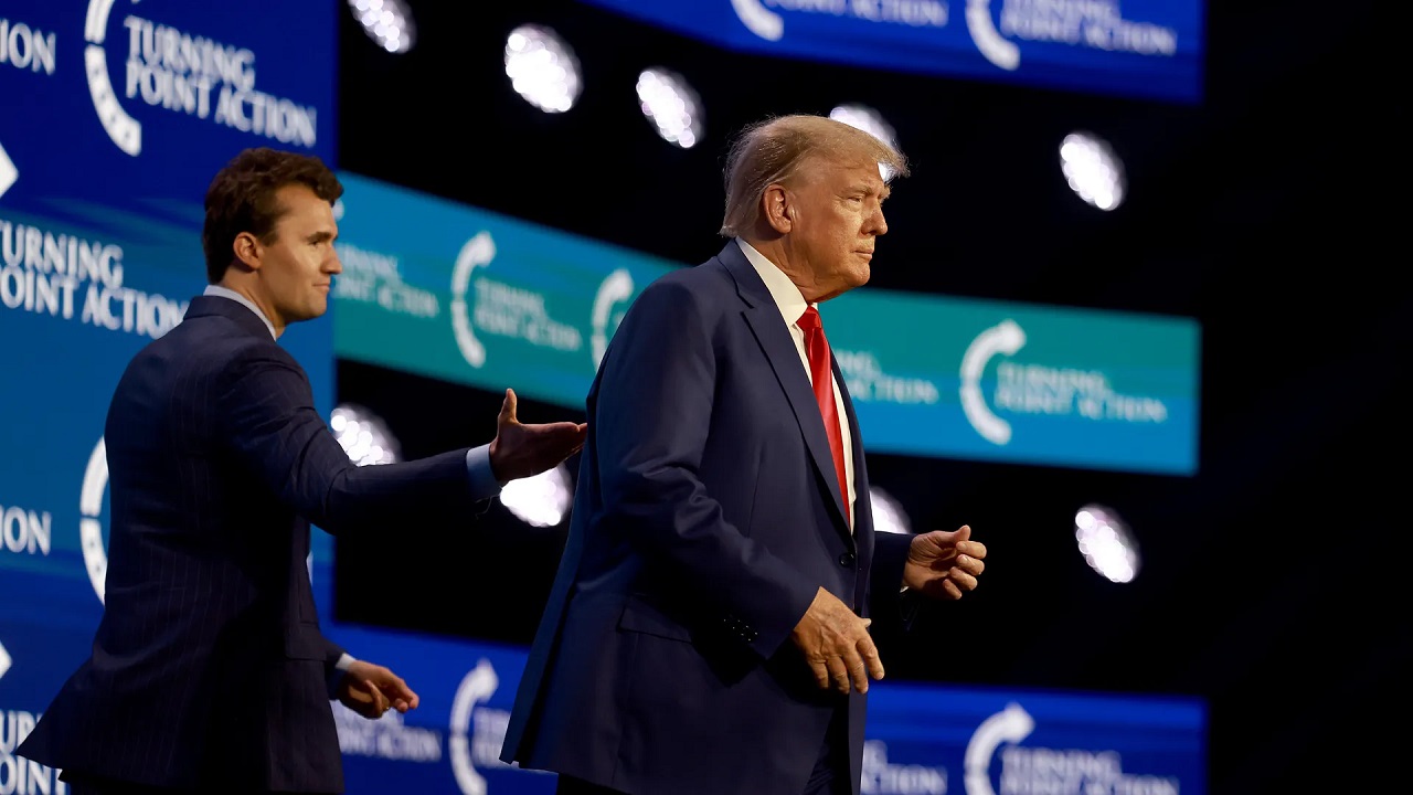 Charlie Kirk sul palco insieme a Donald Trump