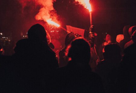 un gruppo di hooligans