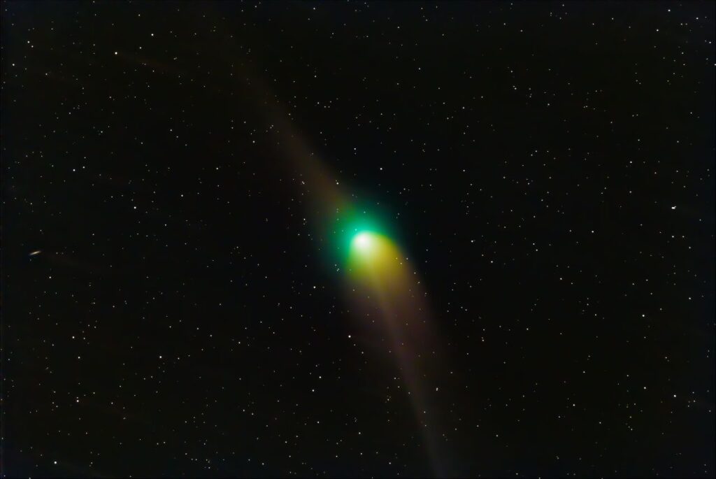 una cometa nello spazio