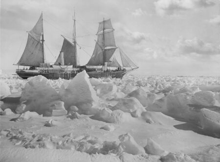 Un'immagine dell'Endurance prima dell'affondamento