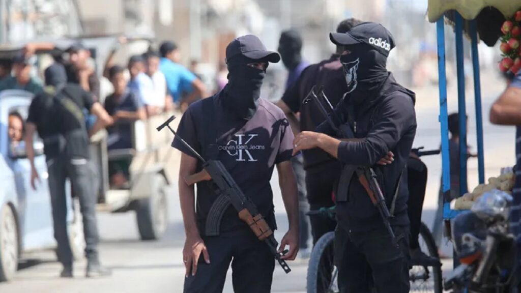 Forze di sicurezza affiliate con Hamas dispiegate a Gaza dopo il ritiro delle truppe israeliane