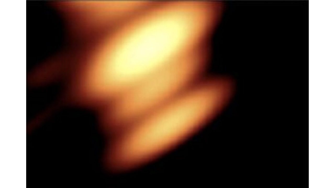 Avete mai visto due buchi neri “danzare” assieme? Gli scienziati li hanno immortalati per la prima volta Avete mai visto due buchi neri “danzare” assieme? Gli scienziati li hanno immortalati per la prima volta