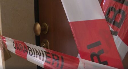 dettaglio porta della vittima