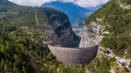La diga del Vajont, completata nel 1959