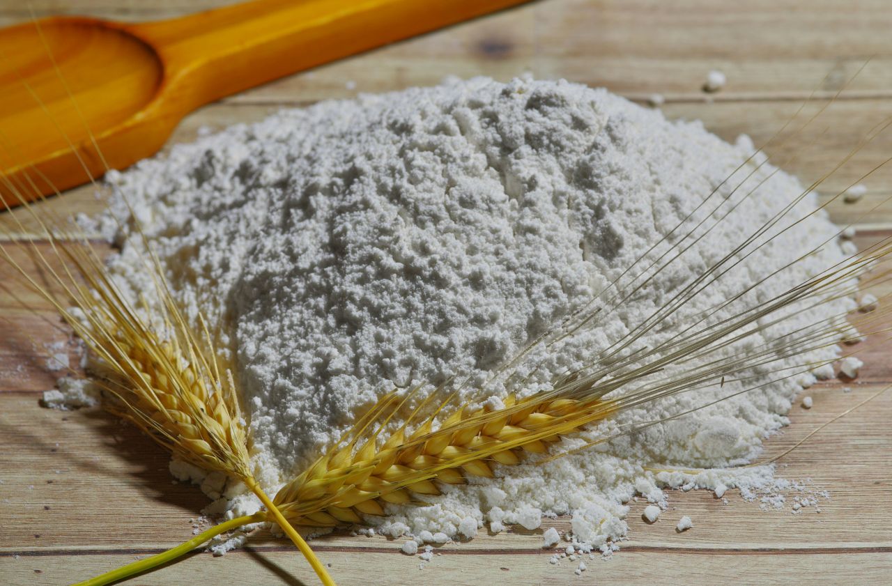 Il segreto per un lavello sempre pulito? Versa un cucchiaio di farina dopo aver lavato i piatti Il segreto per un lavello sempre pulito? Versa un cucchiaio di farina dopo aver lavato i piatti