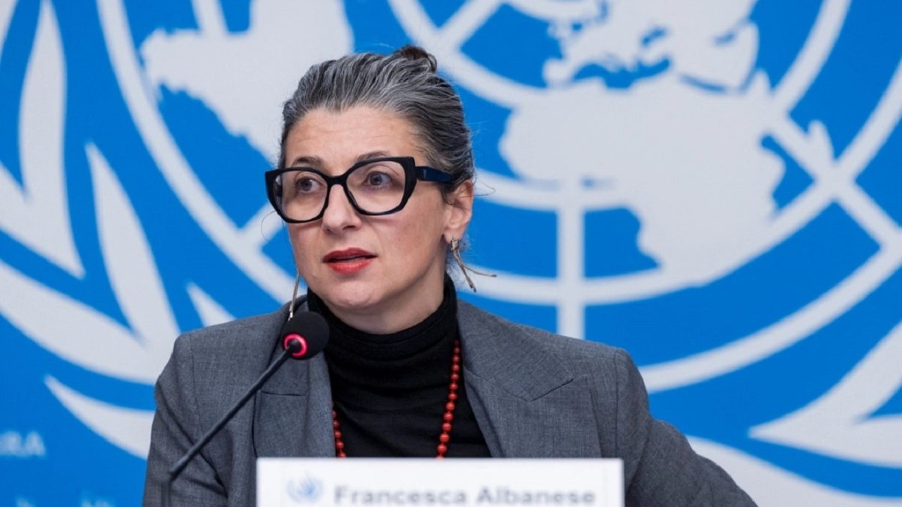 “Ha osato contraddire Liliana Segre”: chi è Francesca Albanese, la relatrice ONU che divide l’Italia