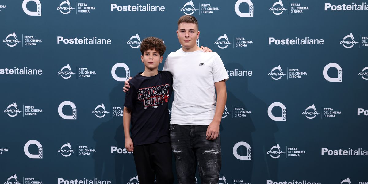 Mattia Piccoli e Javier Francesco Leoni che lo interpreta nel film Per te