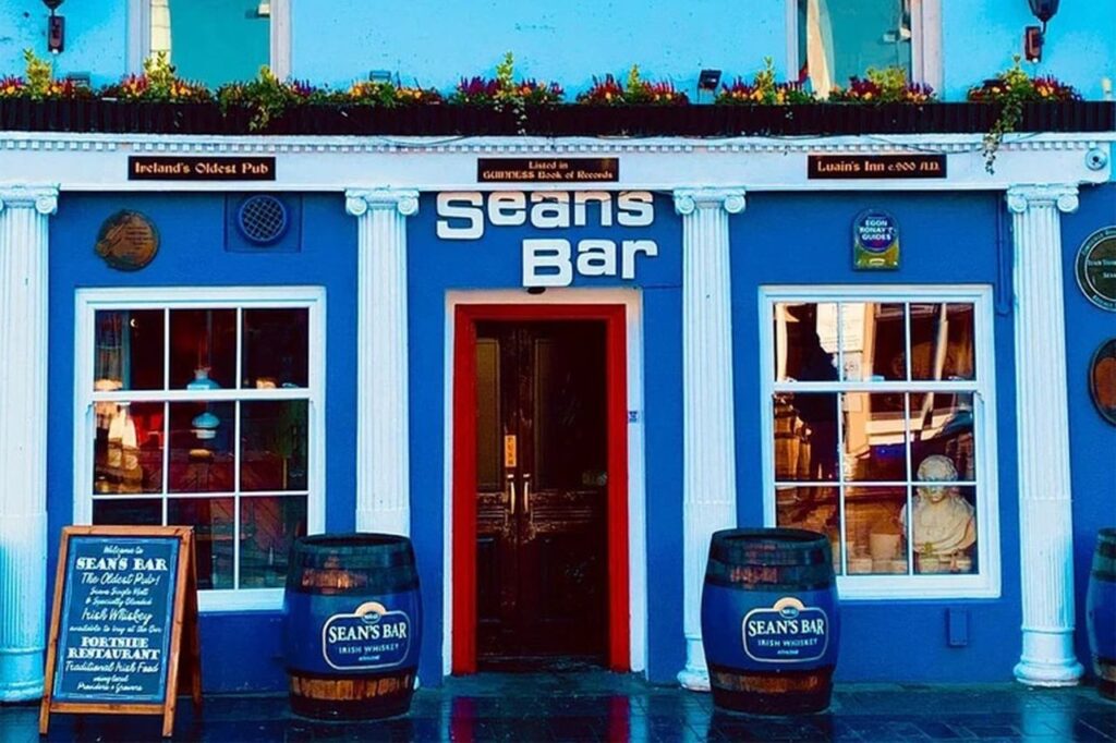 Sei a caccia di una vera esperienza irlandese? Devi assolutamente visitare questo pub l'entrata dello sean's pub
