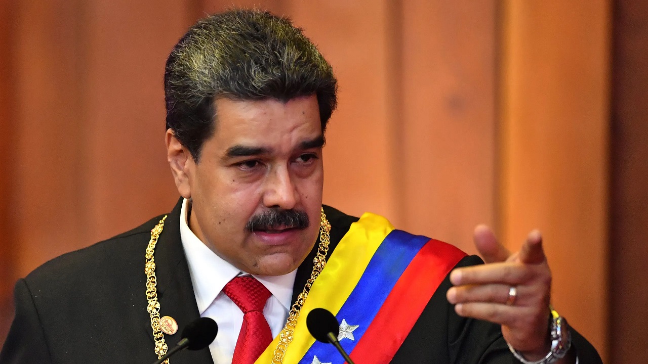 Guidava autobus, ora comanda il Venezuela col pugno di ferro: la favola oscura di Maduro